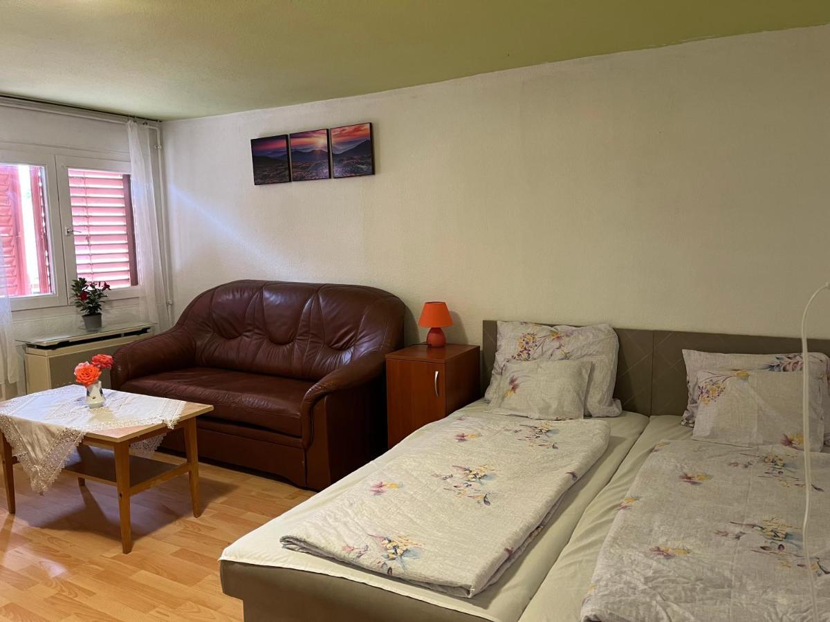 Rose Garden Apartment Siofok Ngoại thất bức ảnh