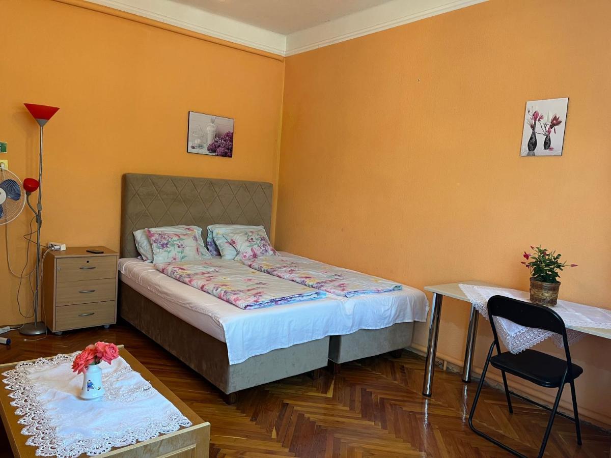 Rose Garden Apartment Siofok Ngoại thất bức ảnh